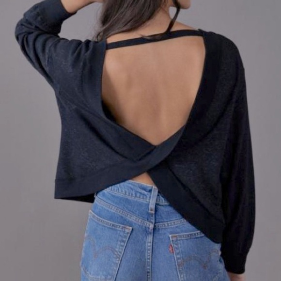 Pilcro Tops - Pilco Ryanne Open Back Sweatshirt M